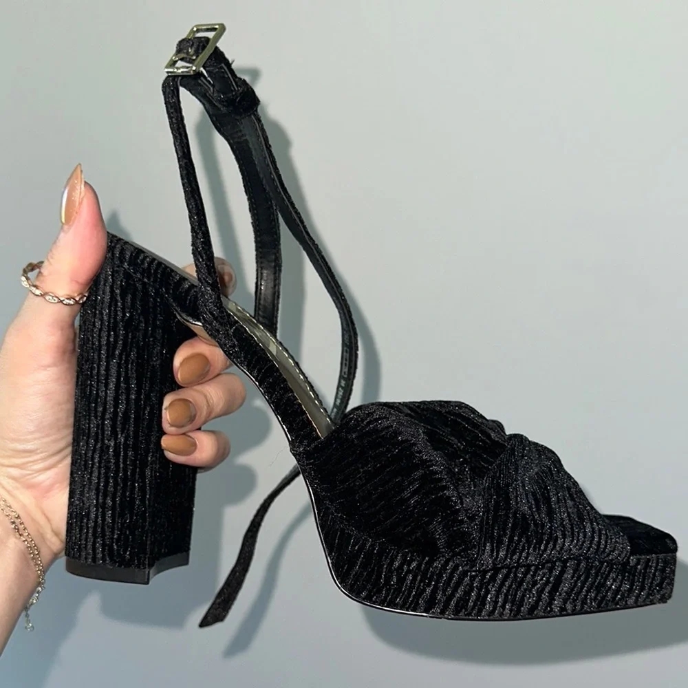 Comfortable Black Shoes - Picture 5 of 6